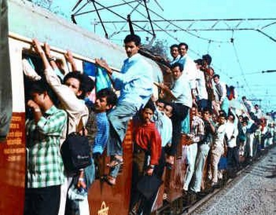 indiatrain09.jpg