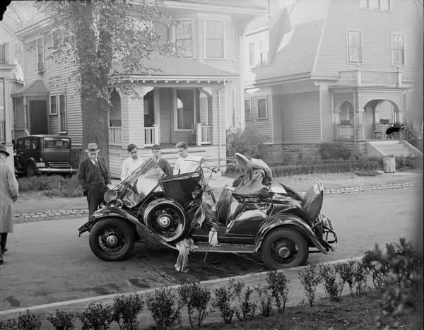 Car crashes from 30's