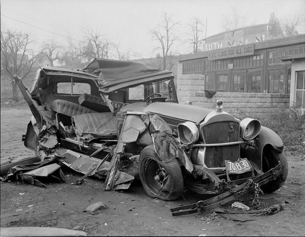 Car crashes from 30's