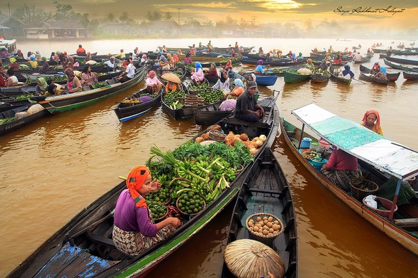 Floating Market